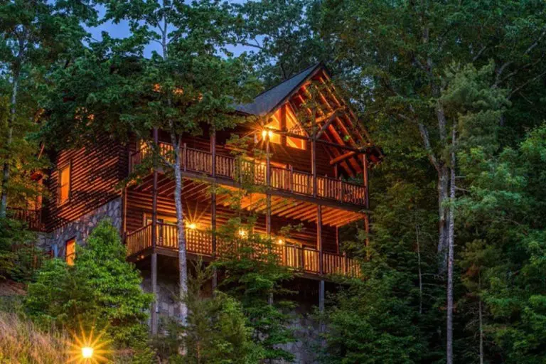 Papa Bear Lodge