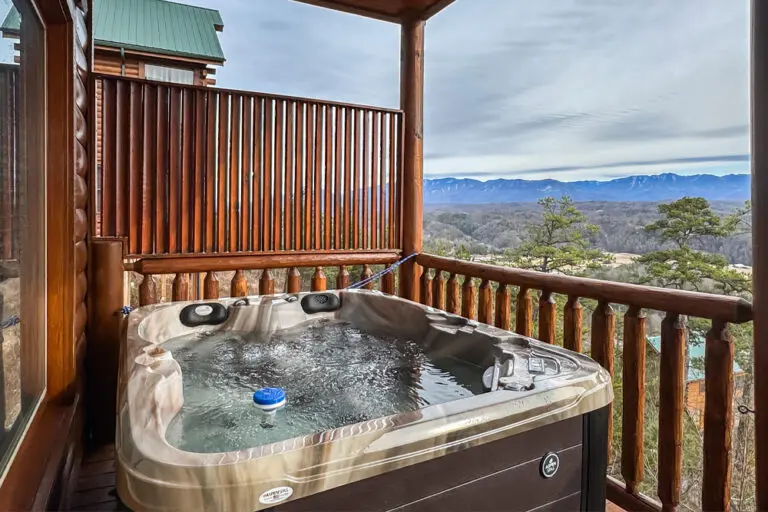 pigeon forge on eagles wings featured image hot tub with view