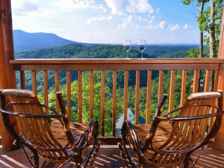 pigeon-forge-deck-rocking-chairs-mountain-view