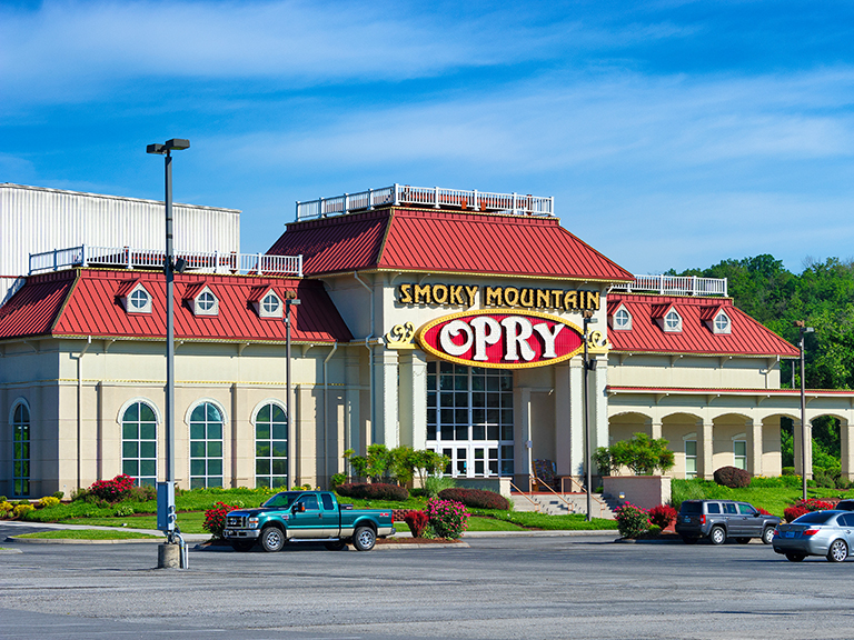 smoky-mountain-opry-pigeon-forge