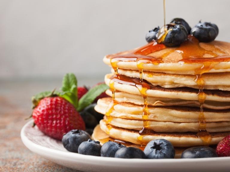 pigeon-forge-pancakes-syrup-berries