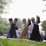 pigeon-forge-group-teens-laying-in-park