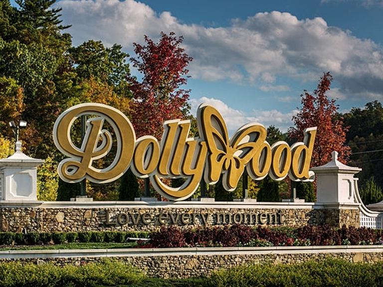 dolly-parton-dollywood-pigeon-forge