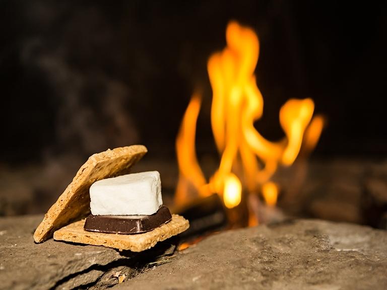 S'mores-by-the-fire-pigeon-forge