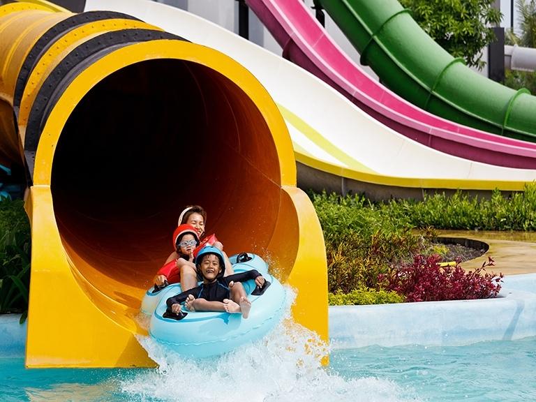 pigeon-forge-children-waterpark-slide