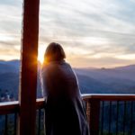 pigeon-forge-woman-on-balcony-mountain-view