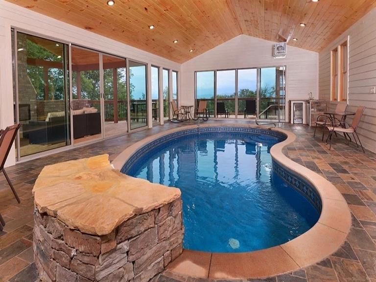 pigeon-forge-in-cabin-pool