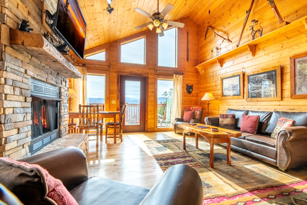 Pigeon Forge Moonlit Hideaway Featured