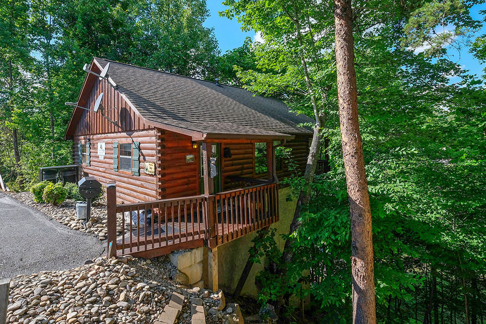Pigeon Forge Cabin - Bear Essentials - Featured Image