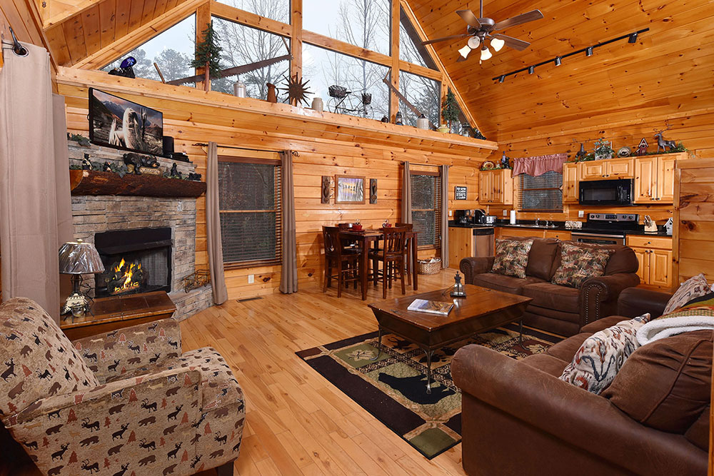 Pigeon Forge Cabin - Bear Hiney Hideaway - Featured Image