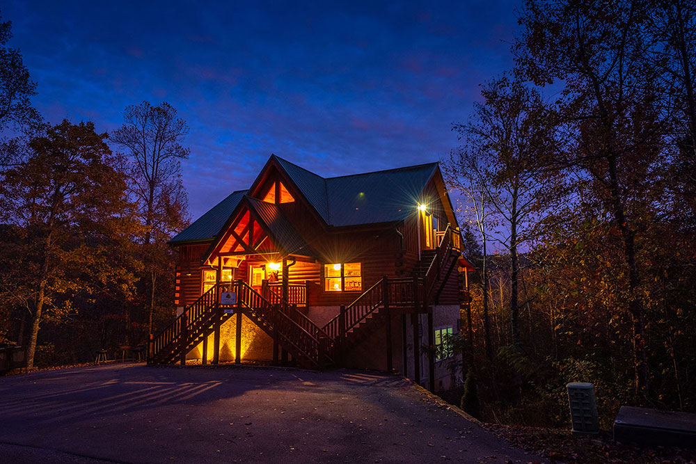 Pigeon Forge Cabin - Big Bear Plunge - Featured Image