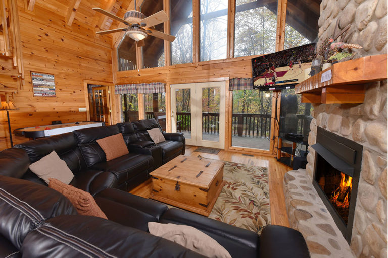 Pigeon Forge Cabin - Big Bear Retreat - Featured Image