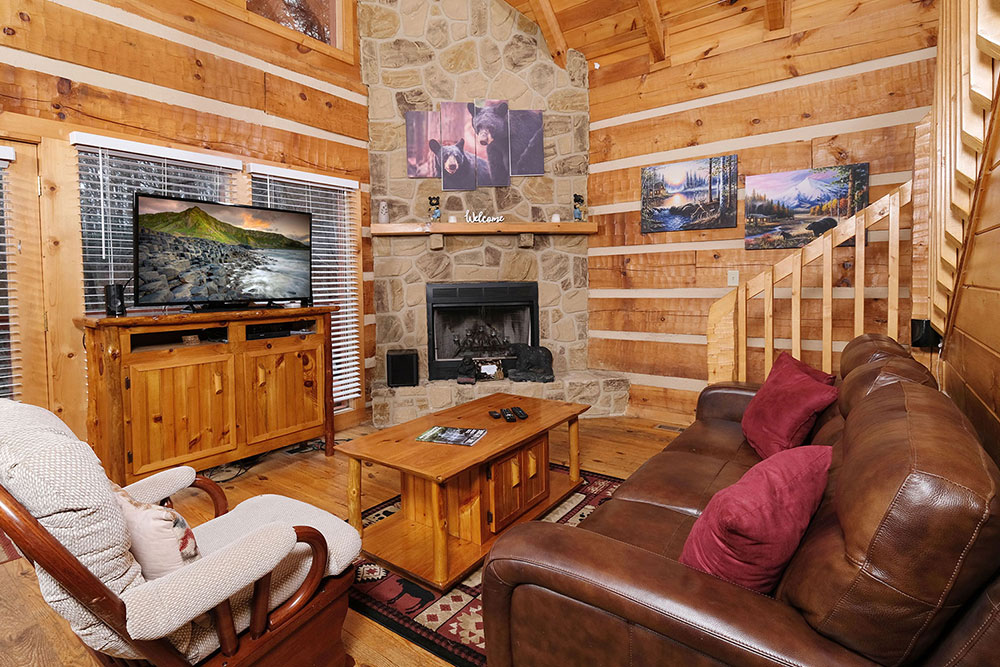 Pigeon Forge Cabin - Highland Hideaway - Featured Image