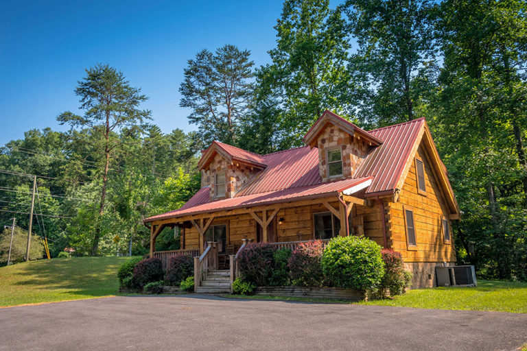 Pigeon Forge Cabin - Holden On - Featured Image