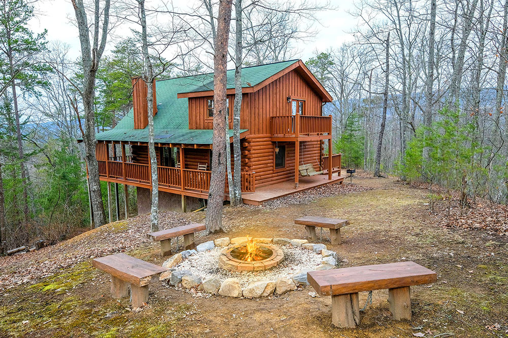 Pigeon Forge Cabin - Knotty and Nice - Featured Image