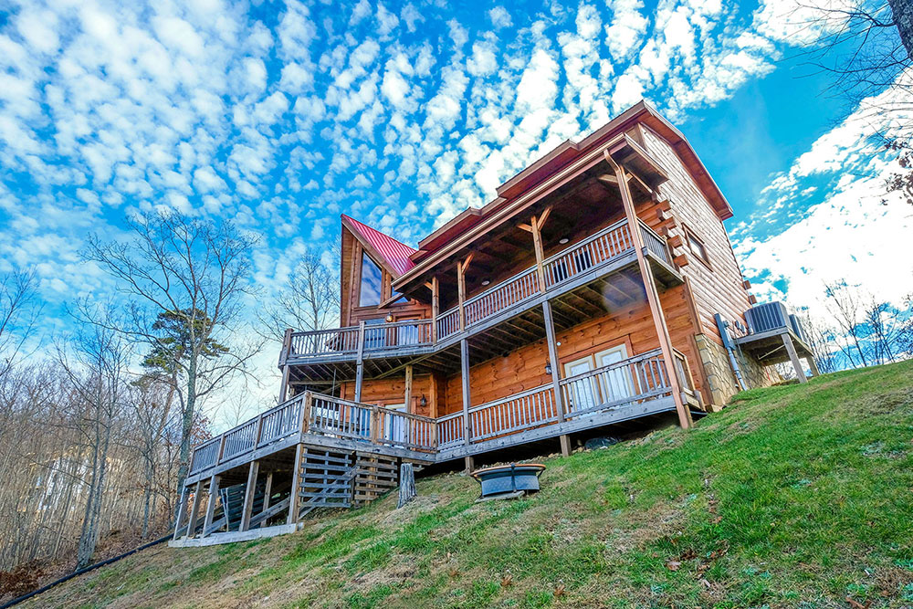 Pigeon Forge Cabin - Lazy Bear Retreat - Featured Image
