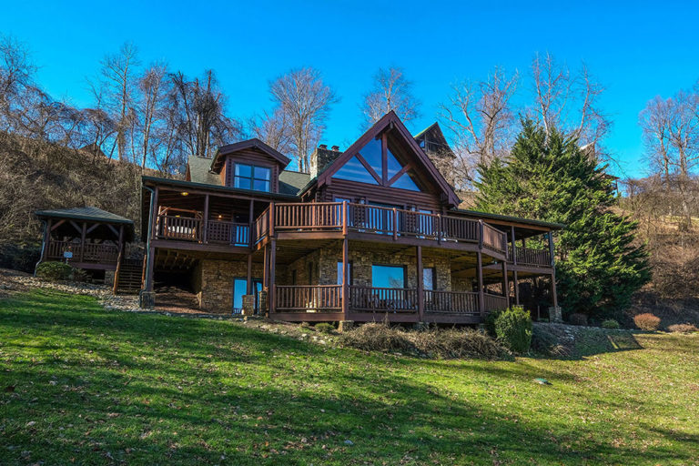 Pigeon Forge Cabin - Lookout Lodge - Featured Image