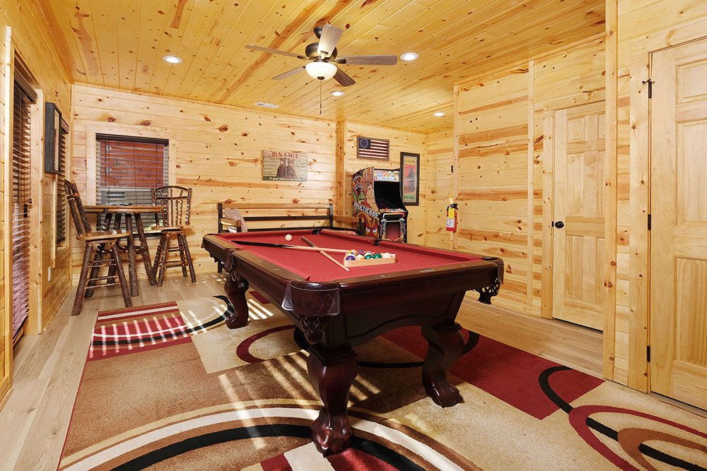 Pigeon Forge Cabin - Mountain Life - Featured Image