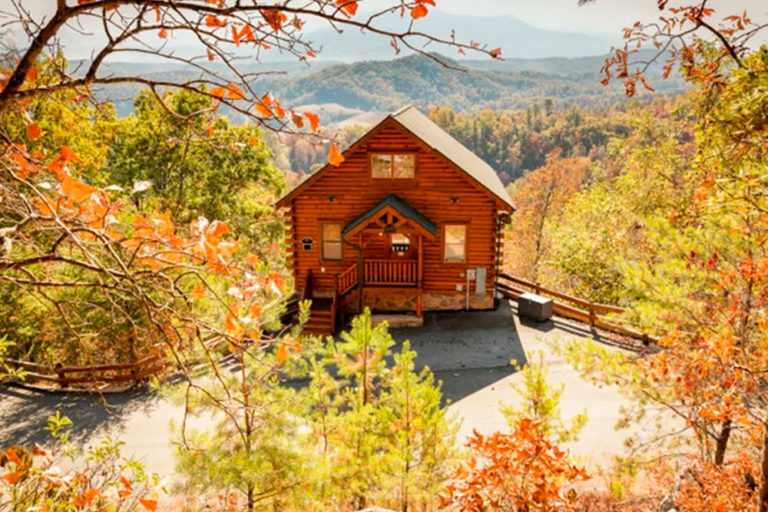 Pigeon Forge Cabin - Mountain Playhouse - Featured Image