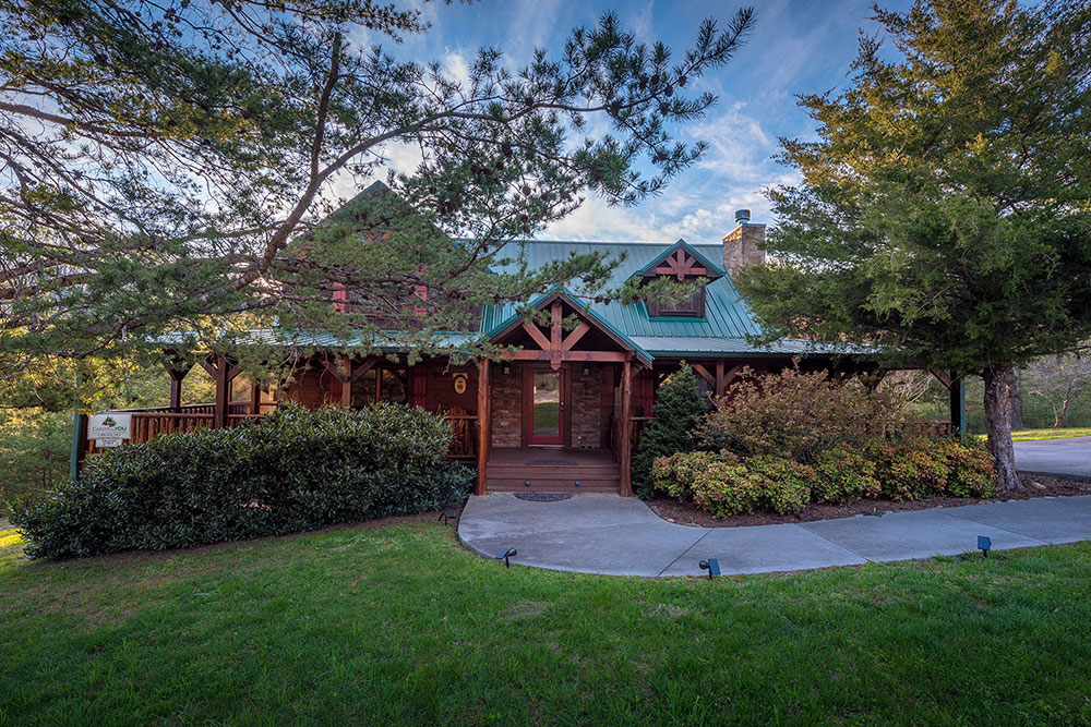 Pigeon Forge Cabin - Owlpine Lodge - Featured Image