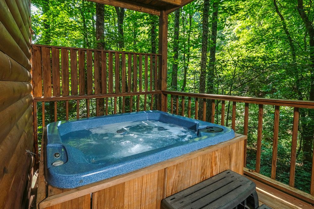 pigeon forge cabin - beary cozy - featured image