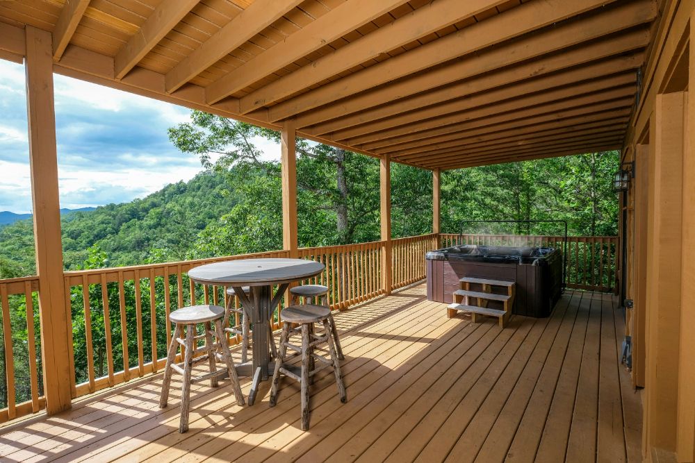 Pigeon Forge Cabin - Cali's Place - Featured