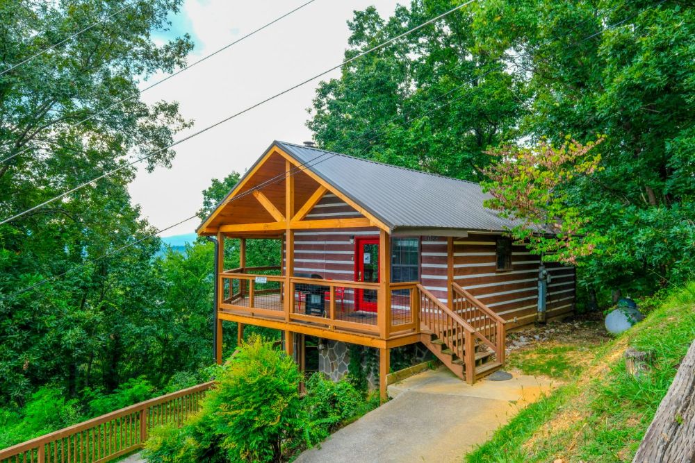 Pigeon Forge Cabin - Smoky View on the Rocks - Featured