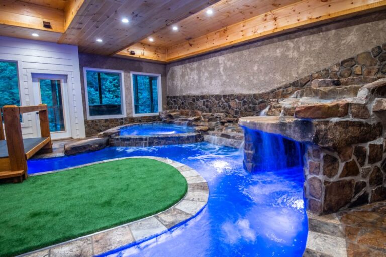 Pigeon Forge Cabin - Treehouse River Lodge - Featured Image