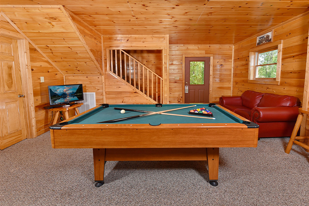 Pigeon Forge - Bear Footin' Heaven - Featured