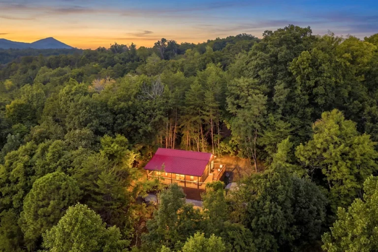 Pigeon Forge Chickadee Ridge Featured