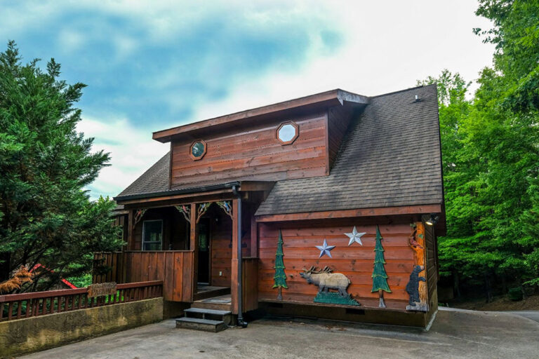 Pigeon Forge - Elk Crossing - Featured