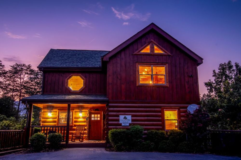 Pigeon Forge Cabin - Rocky Top Roost - Featured Image