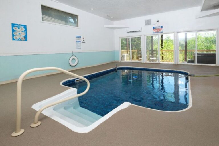 Pigeon Forge Cabin - Splash of Romance - Featured