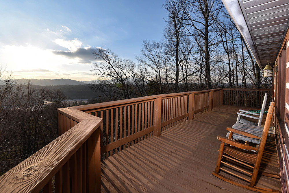 Pigeon Forge Cabin - Smoky View on the Rocks - Featured Image