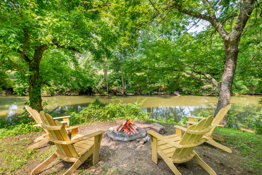 Pigeon Forge Cabin - River Retreat - Featured