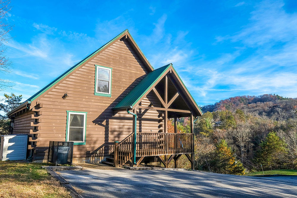 Pigeon Forge Cabin - Red Cedar Lodge - Featured Image