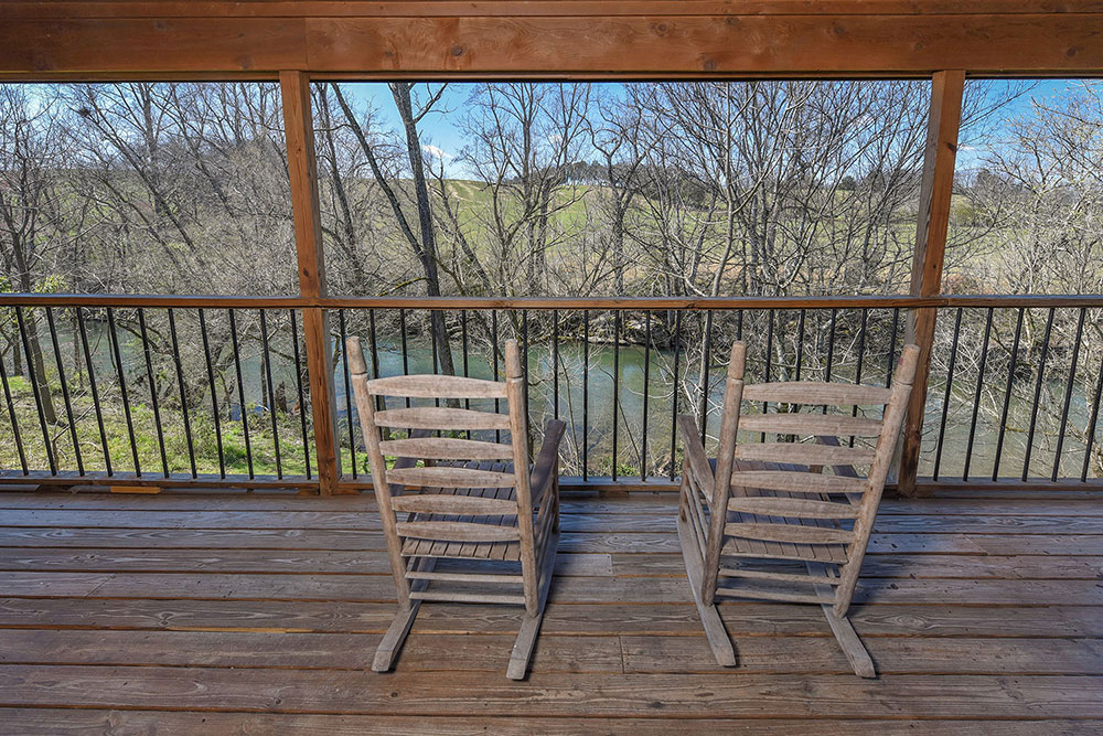 Pigeon Forge Cabin - River Retreat - Featured Image