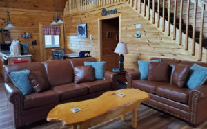 Pigeon Forge Cabin - Pioneer Place - Living Room