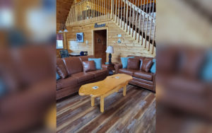Pigeon Forge Cabin - Pioneer Place - Living Room