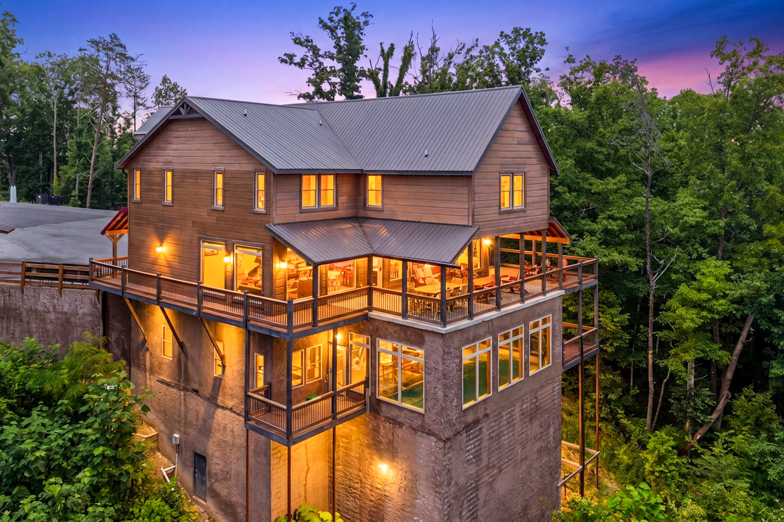 The Greenbrier - Pigeon Forge TN Cabins