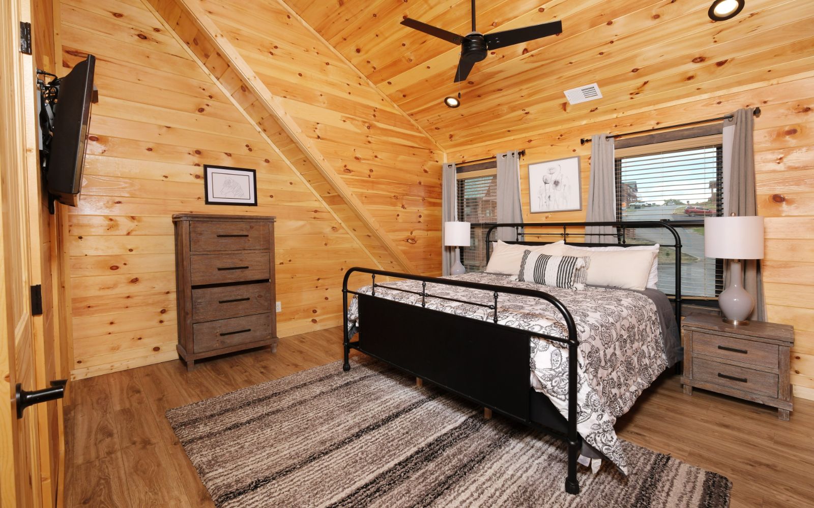 Zipadee Dipadee View - Pigeon Forge TN Cabins