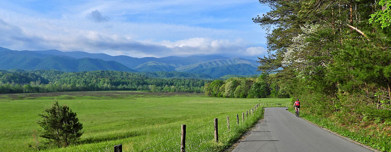 spring-break-cycling-smoky-mountain