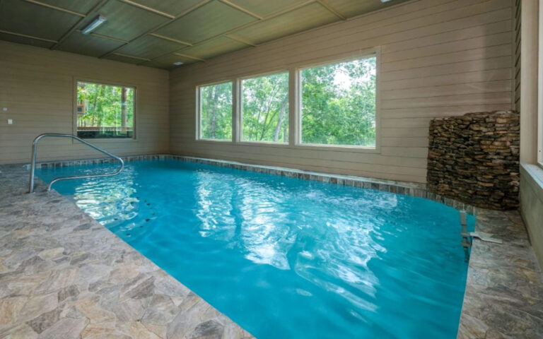 Pigeon Forge - Hibernation Wonderland - Pool