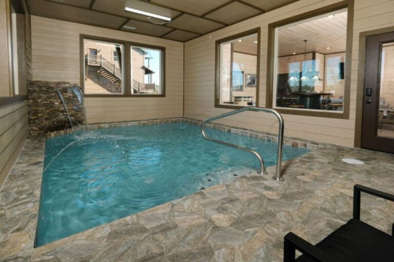 Pigeon Forge Cabin - Splashin' Mountain Retreat - Featured
