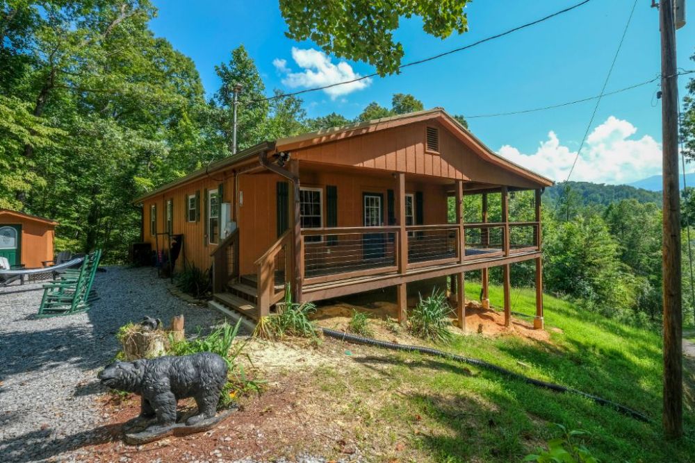 Pigeon Forge Cabin - Cozy Bear Camp - Exterior