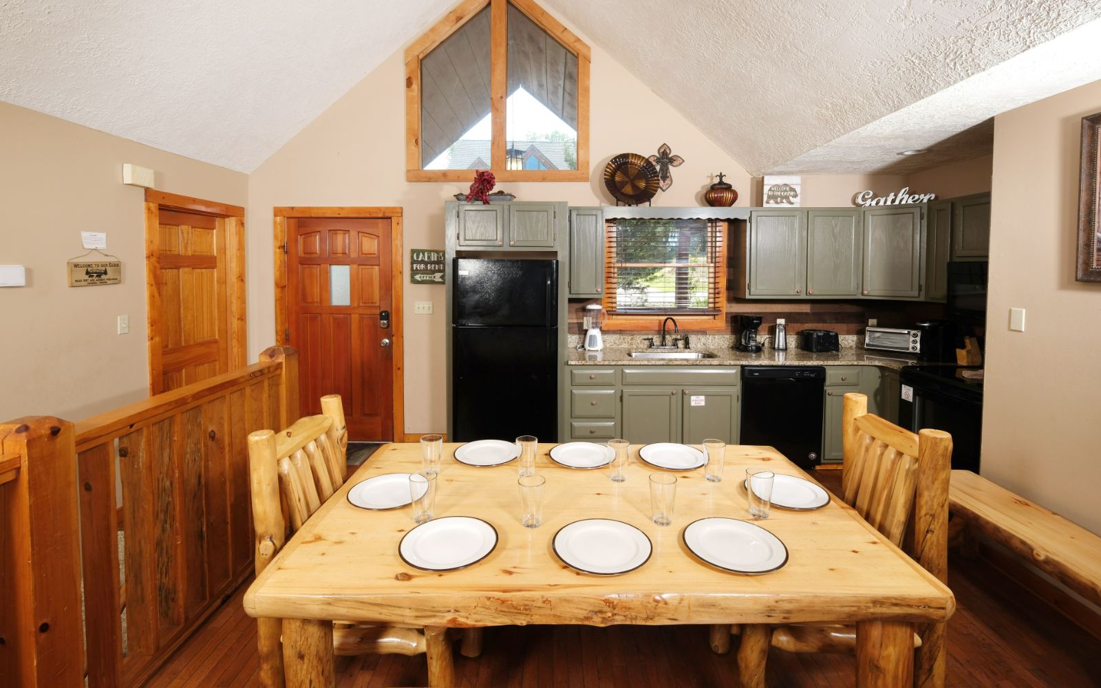 Pigeon Forge Cabin Rentals - Smoochin' Moose | Pigeon Forge