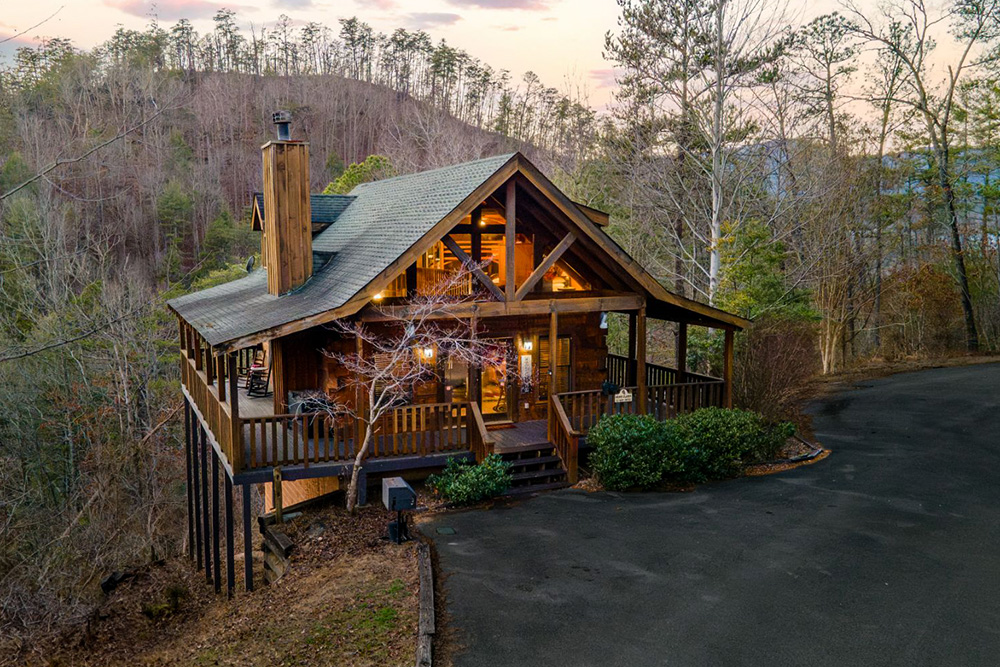 Pigeon Forge - Bear Claws - Featured