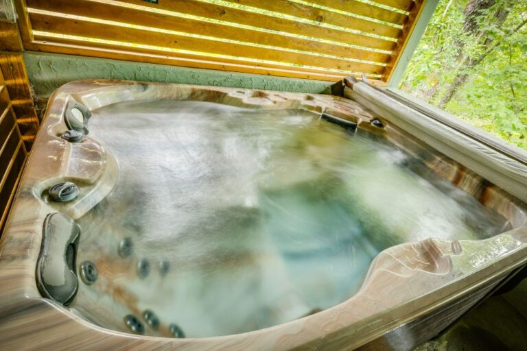 Pigeon Forge - Dolly's Getaway - Featured