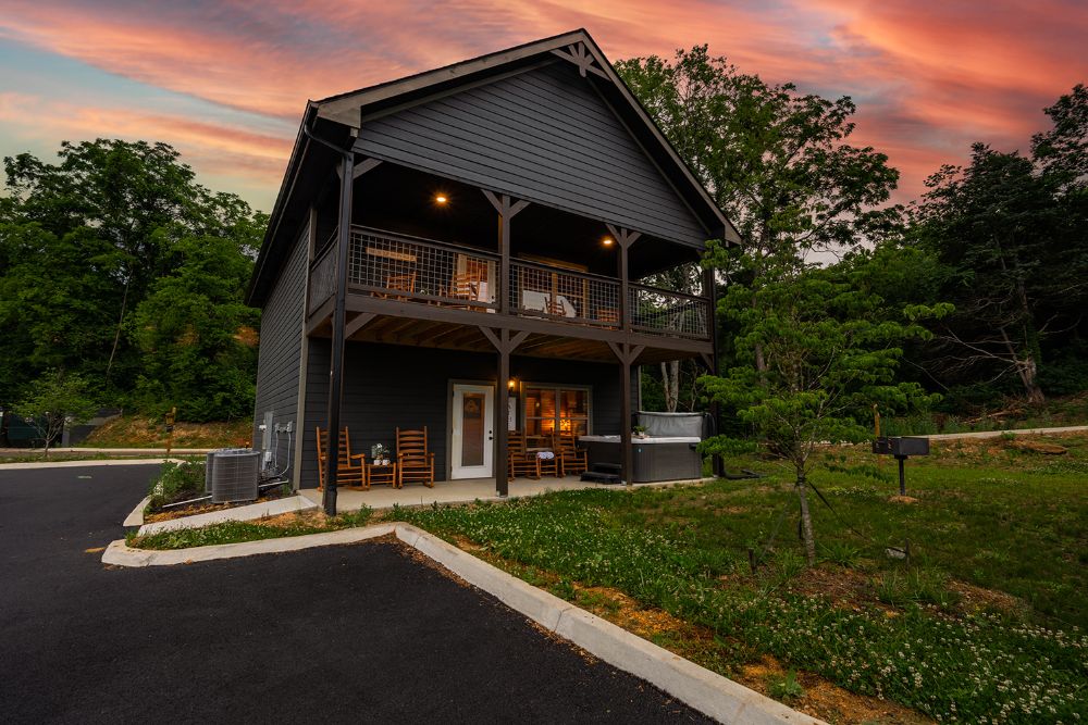 Pigeon Forge - Into the Mystic - Featured