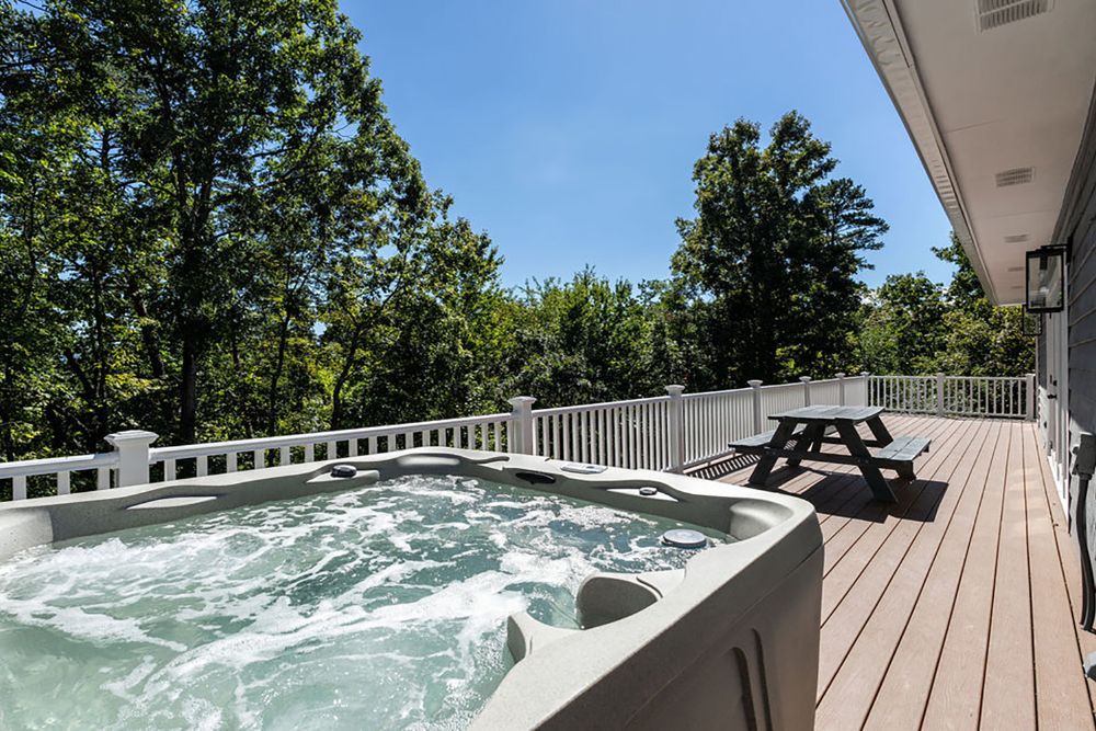 Pigeon Forge - Shadow Ridge Retreat - Featured